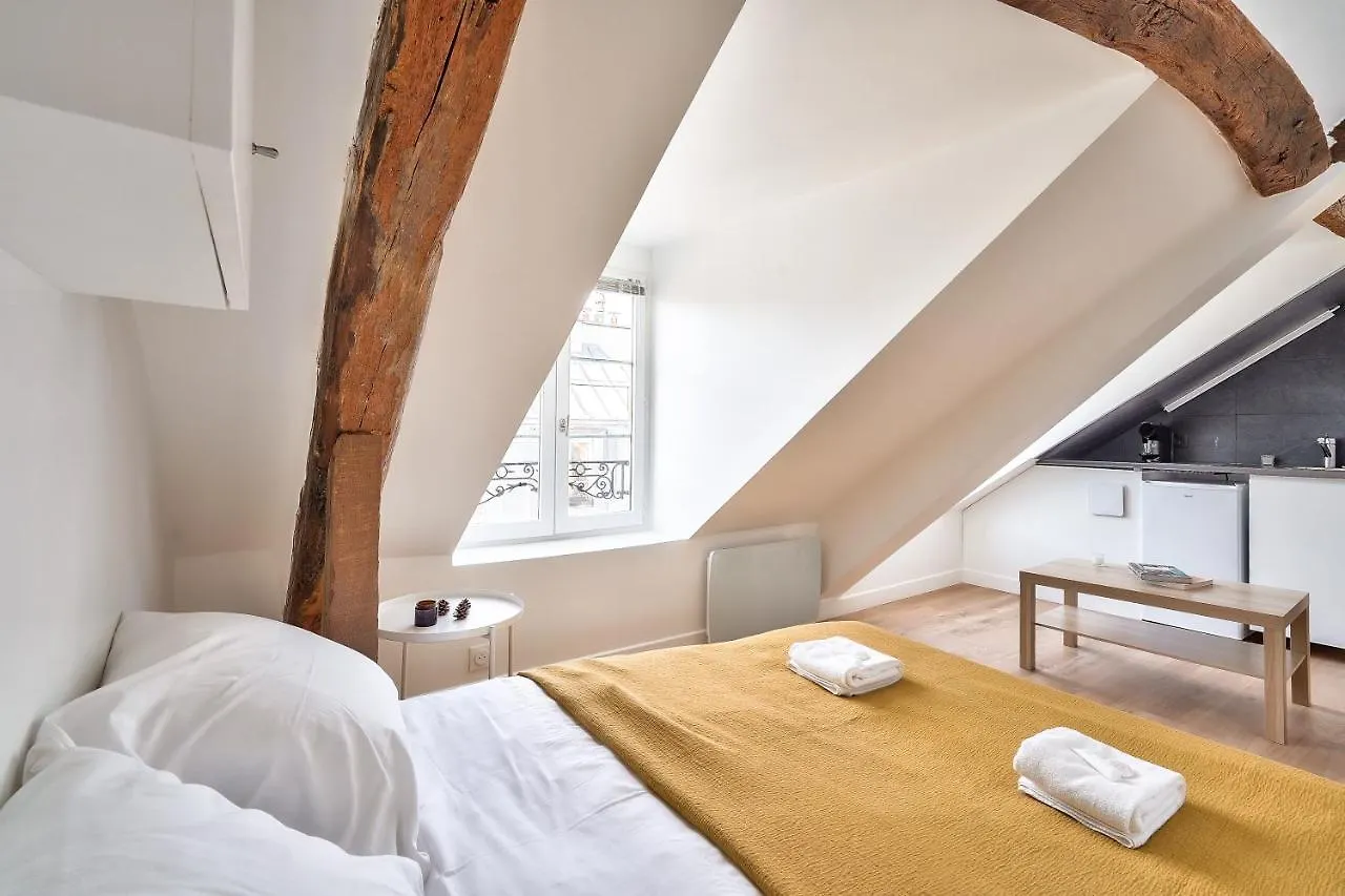 Charming 1 Bedroom In The Heart Of Apartmán *